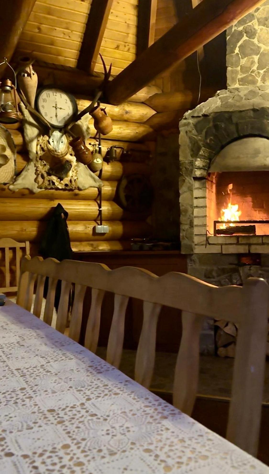 Cottage Karinka Bukovel Exterior photo